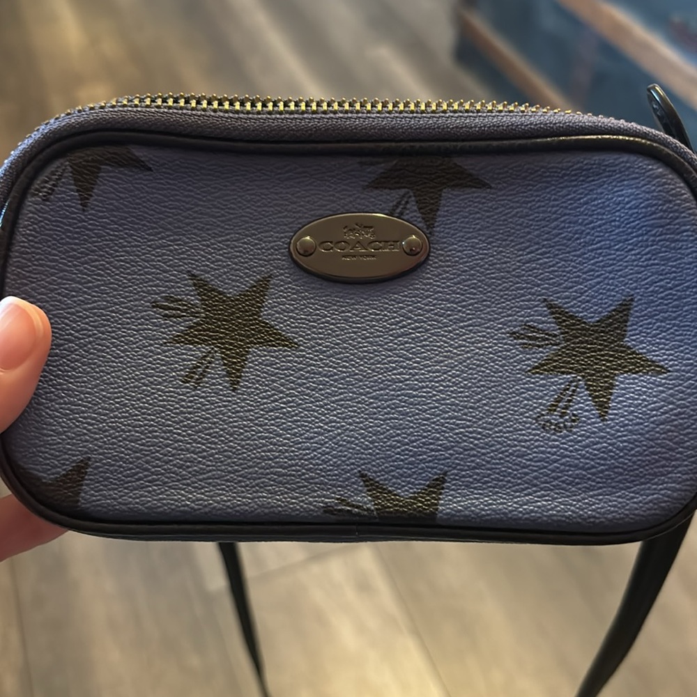Coach Star Canyon crossbody bag. Navy and black. Blue bag with black stars. - Picture 2 of 8